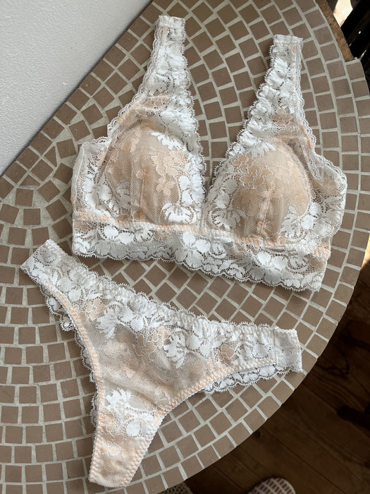 Lupin Thong | White