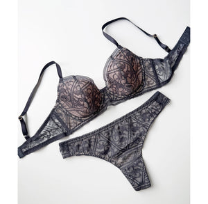 Amary 3/4 Cup Underwire Bra | Charcoal (Pink lining)