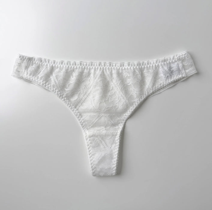 Amary Thong | White