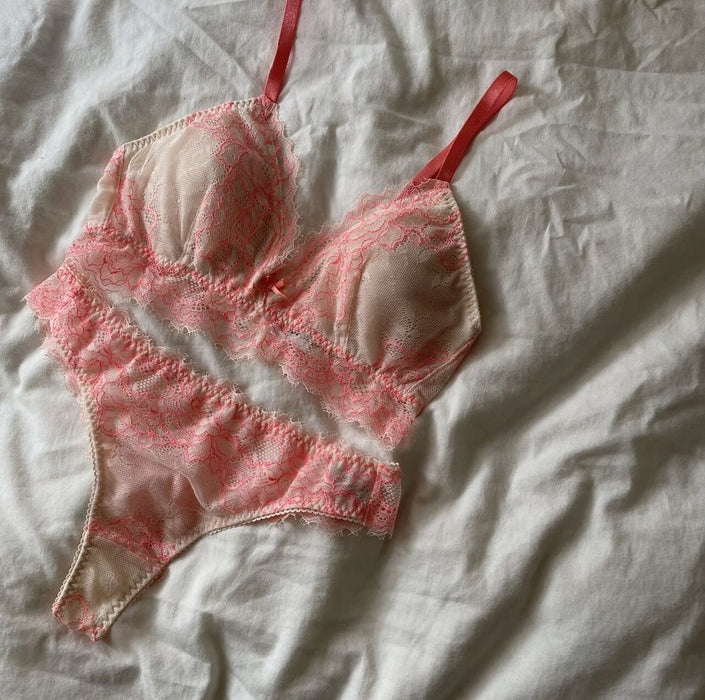 Passion Triangle Bralette | Pink