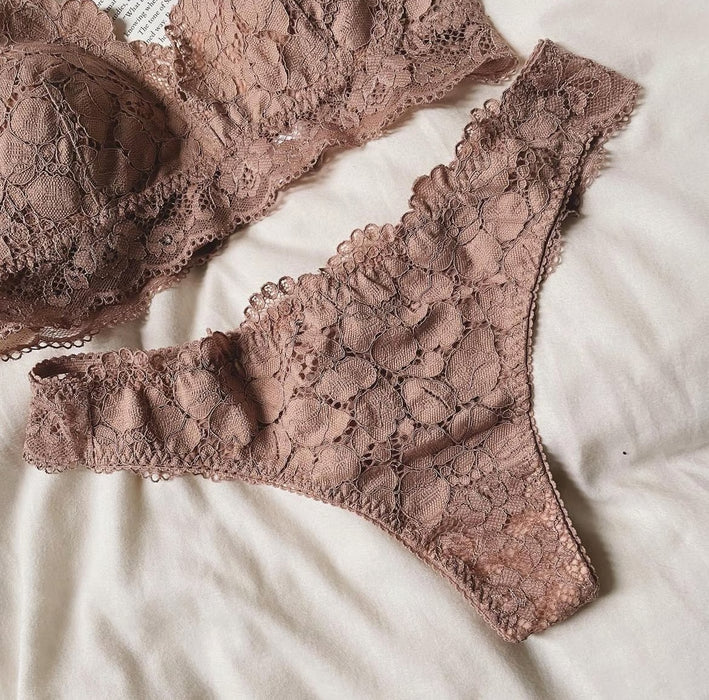 Peony Thong | Moca